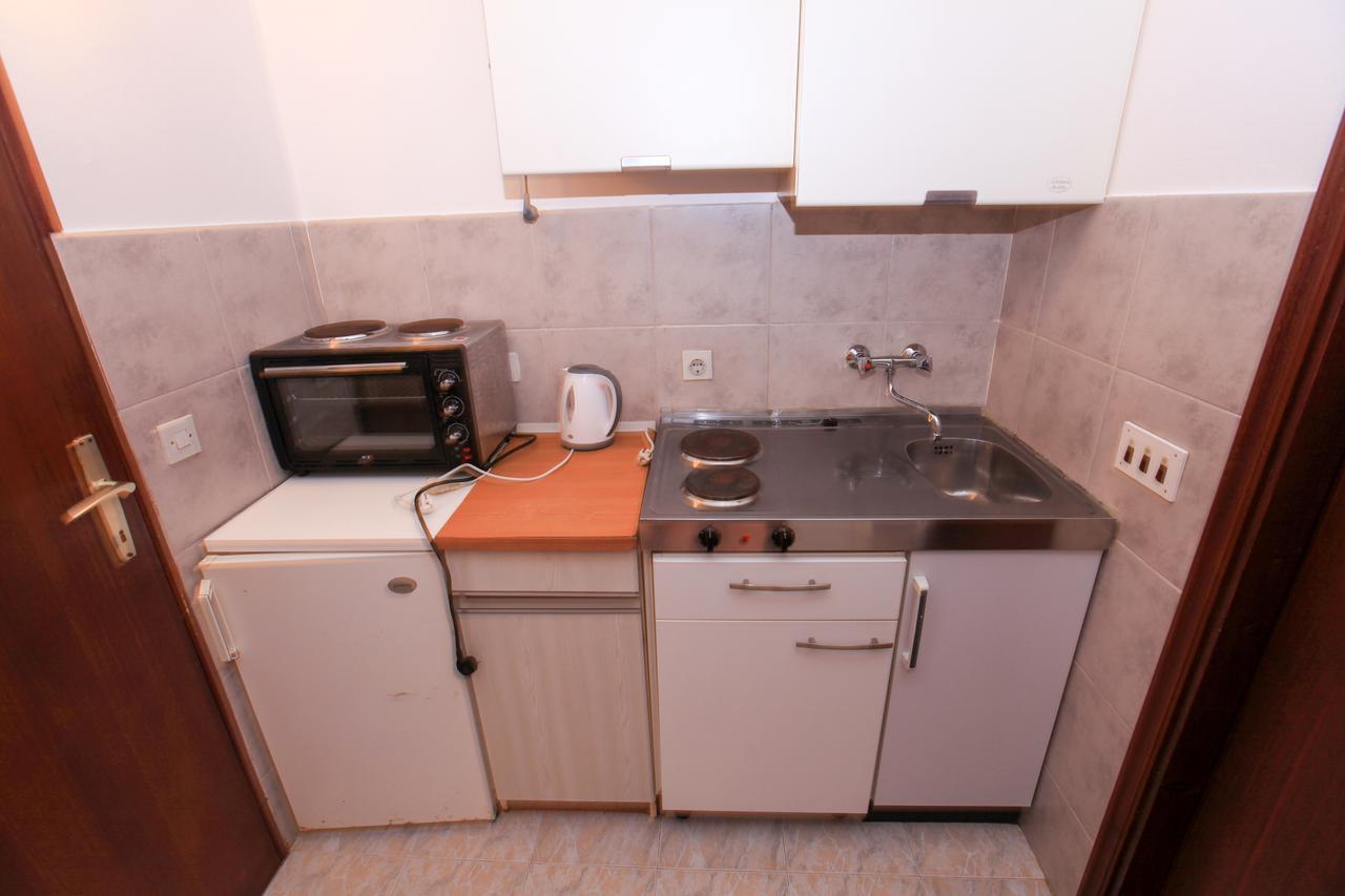 Robinson Dora Apartment Putniković Exterior foto